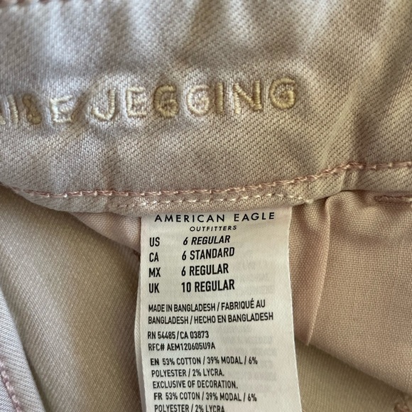 American Eagle Women’s High Rise Distressed Jegging, size 6 - Picture 4 of 9